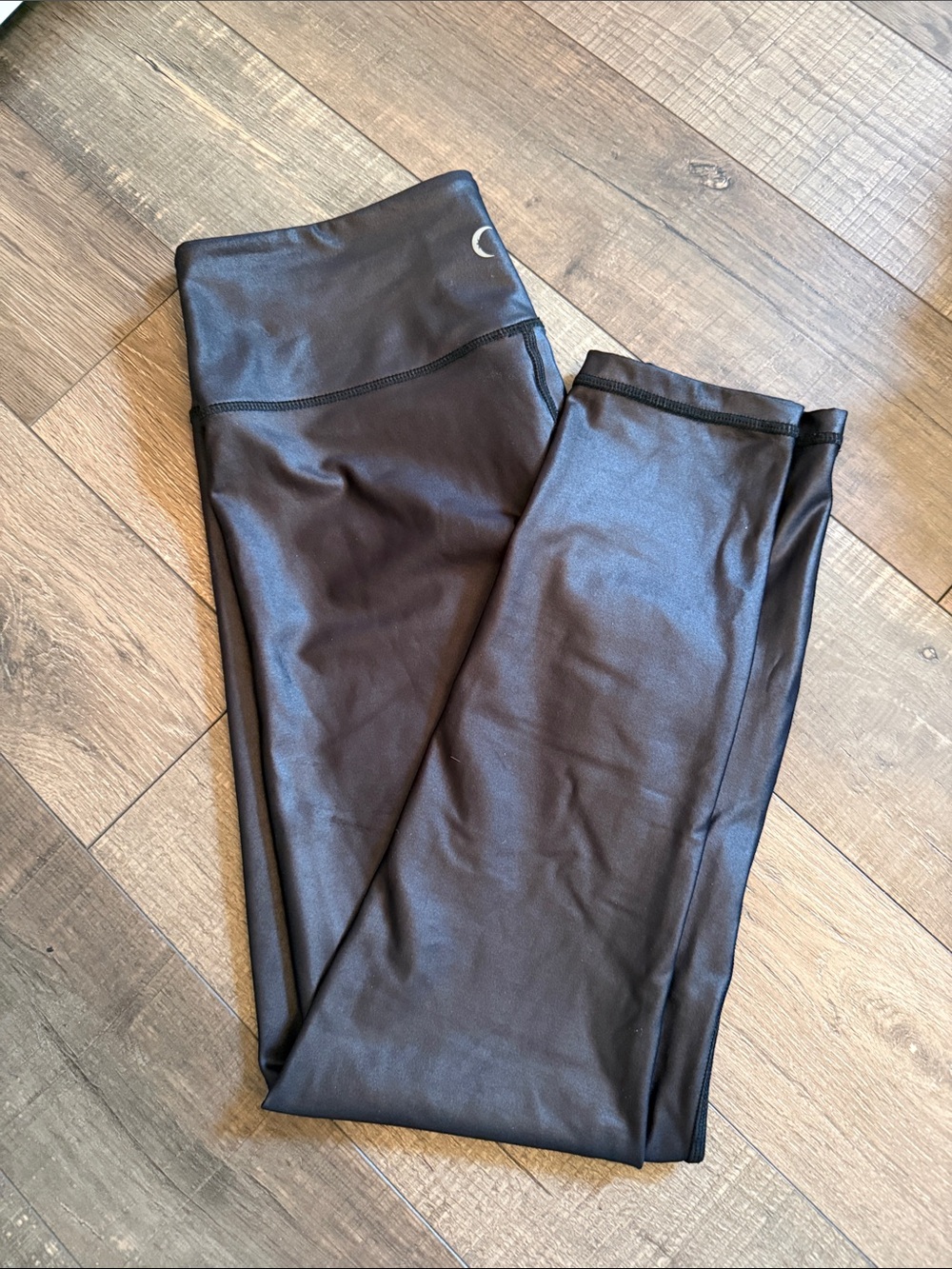 Black high shine High-Waist Leggings